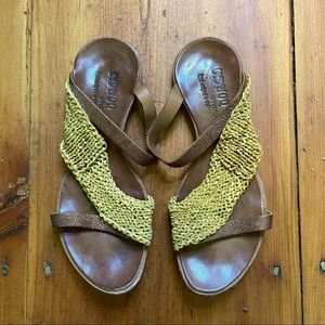 CYDWOQ Woven Siamese Slides Leather Sandals -Size 38